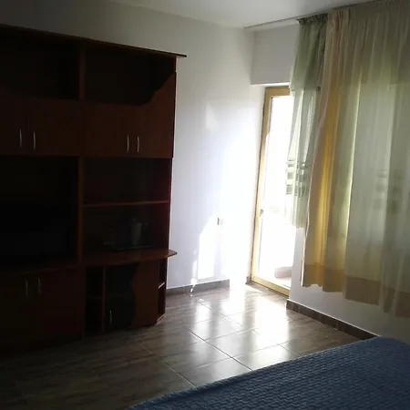 Vila Piratilor